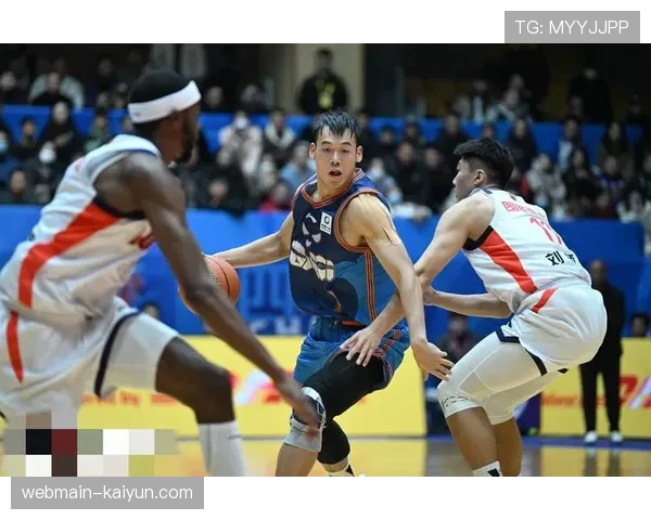 四川丰谷酒业对阵广州朗肽 景菡一外线投射对抗威金顿组织